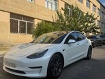 Tesla Model 3-4