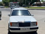 Mercedes 230 E-5