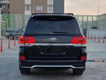 Toyota Land Cruiser-7