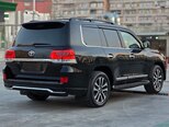 Toyota Land Cruiser-6