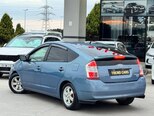 Toyota Prius-8