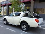 Mitsubishi L200-16