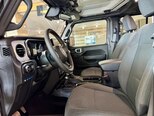 Jeep Wrangler-12