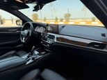 BMW 530e-10