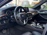 BMW 530e-13