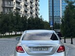 Mercedes E 220 d-11