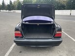 Mercedes E 200-11
