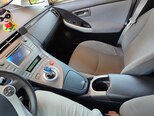 Toyota Prius-12