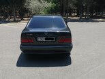 Mercedes E 240-4