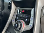 Hyundai Elantra-13