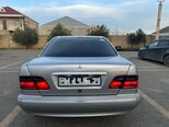 Mercedes E 220-2