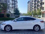 Hyundai Elantra-13