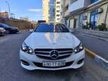 Mercedes E 220-1