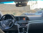 Hyundai Elantra-11
