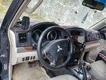 Mitsubishi Pajero-14