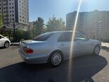 Mercedes E 240-4