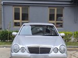 Mercedes E 240-1