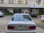 Mercedes E 240-2