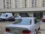 Mercedes E 240-3