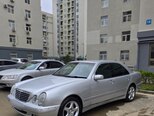 Mercedes E 240-5