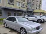 Mercedes E 240-8