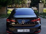 Hyundai Elantra-4