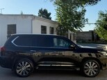 Lexus LX 450d-5
