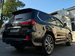Lexus LX 450d-8