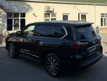 Lexus LX 450d-10