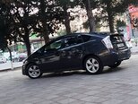 Toyota Prius-12