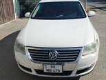 Volkswagen Passat-1