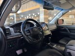 Toyota Land Cruiser-7