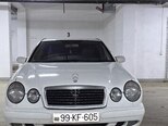 Mercedes E 240-1