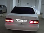 Mercedes E 240-6