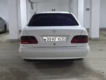 Mercedes E 240-3
