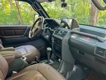 Mitsubishi Pajero-5