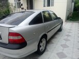 Opel Vectra-4