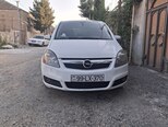 Opel Zafira-1