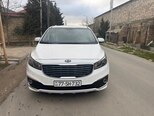 Kia Carnival-1