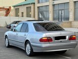 Mercedes E 280-9