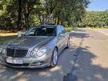 Mercedes E 220-11