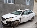 Hyundai Accent-2