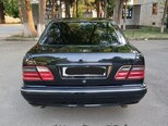 Mercedes E 240-11