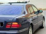 Mercedes E 270-11