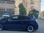 Toyota Prius-12