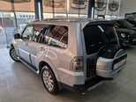 Mitsubishi Pajero-6