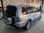 Mitsubishi Pajero-4