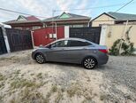 Hyundai Accent-4