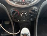 Hyundai Accent-11