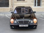 Mercedes E 240-1